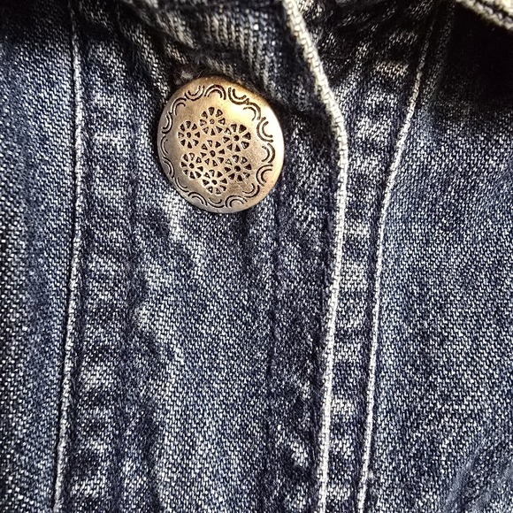 Stonebridge Women's Denim Jacket with Flower Embroidered Cuffs & Sleeves - Picture 5 of 16